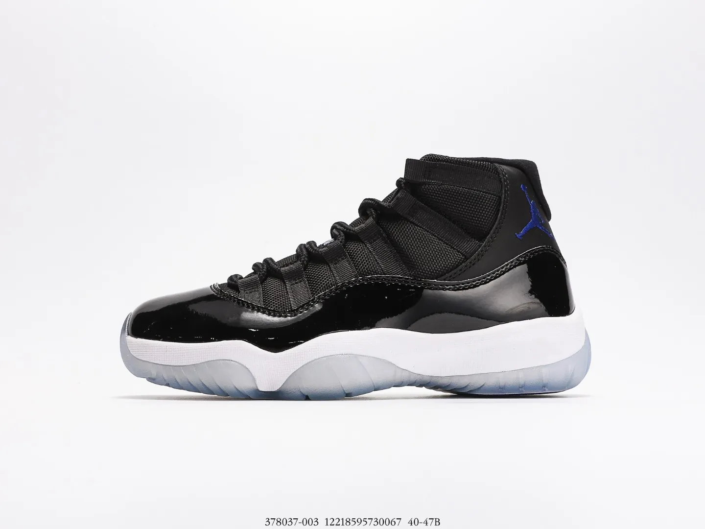 高版本真碳喬丹Air Jordan 11 高幫運動文化籃球鞋“AJ11 大魔王” 2020版大魔王回歸 今年年底是黑紅 Air Jordan 11 “Bred” 時隔 7 年之後的再度回歸。