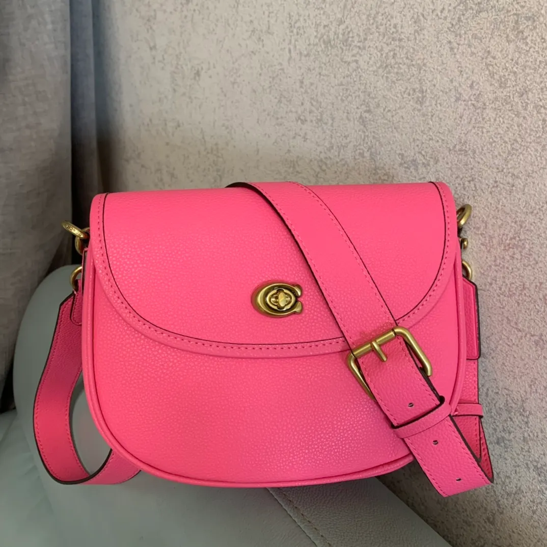 廠價 coach蔻馳代工廠渠道貨正品對版代購品質 馬鞍包新款C家 ca094 藍色 Willow Saddle復古馬鞍包 斜挎包 2條肩帶可以搭配不同造型 可鹽可甜，超經典超好看～22x17x7.5cm斜挎包