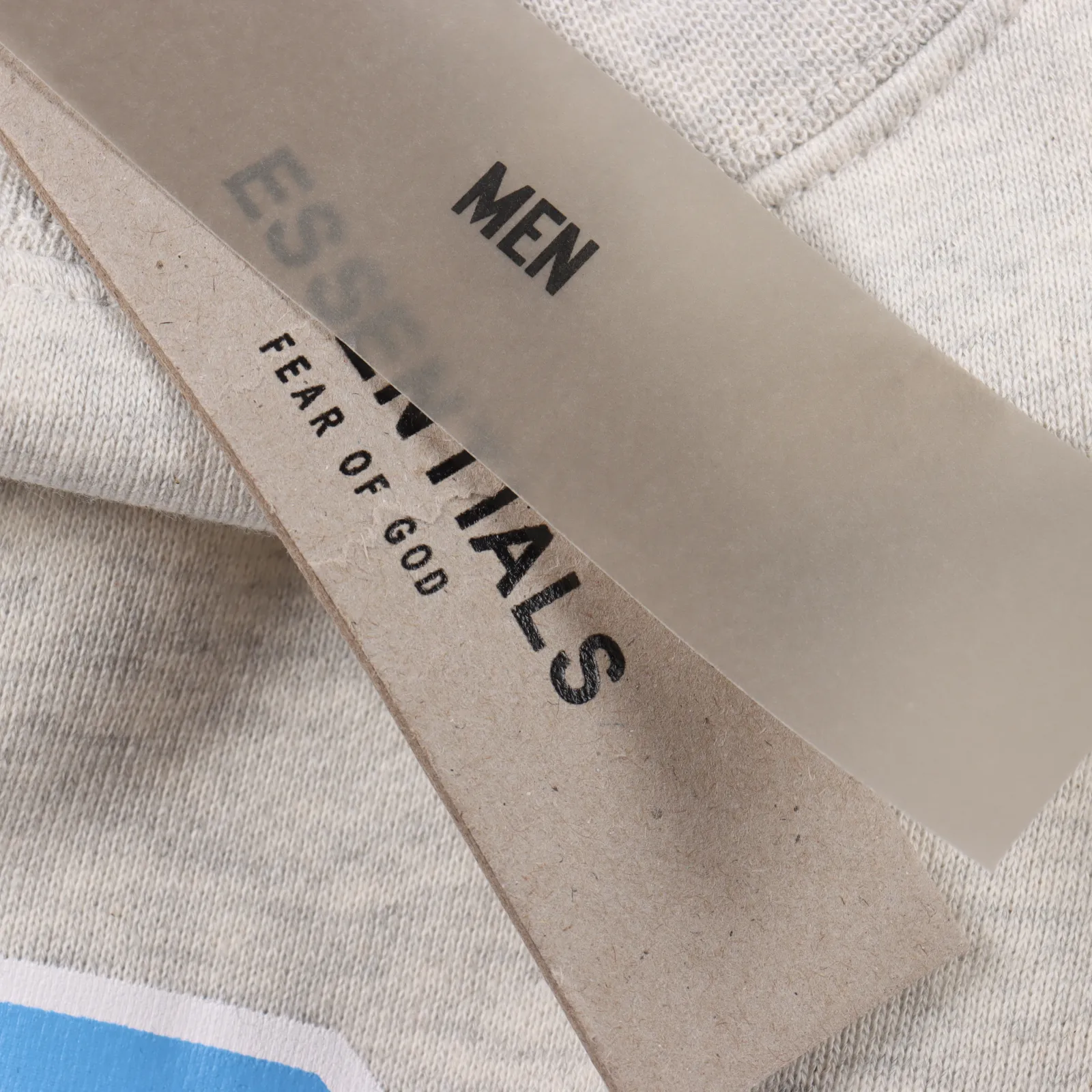 Fear of God FOG 24FW GOD字母圓領衛衣 成衣加絨款採用380g面料,不加絨款採用350g面料,螺紋採用420g雙紗1:1螺紋。