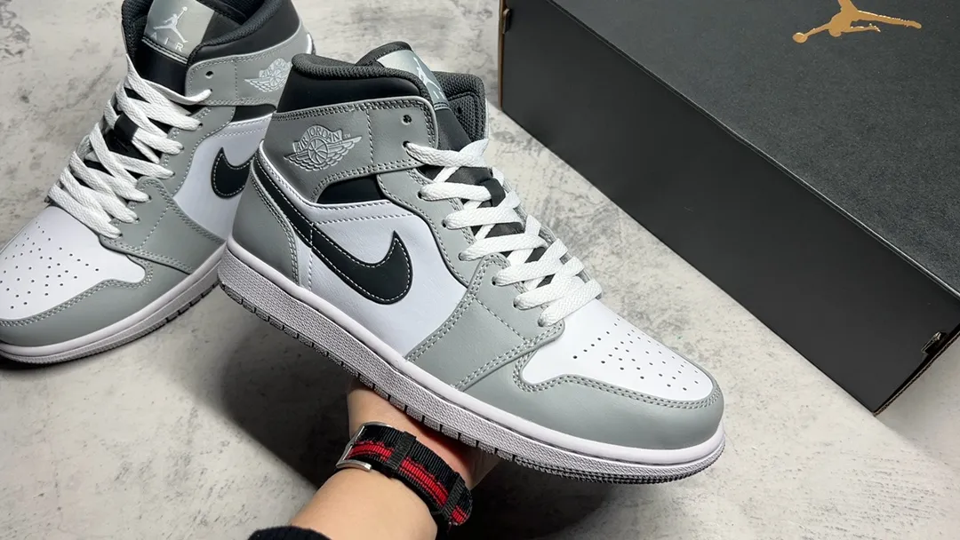 獨立開發市面唯一純原級別 Air Jordan 1 MiD 出爐 全新配色
