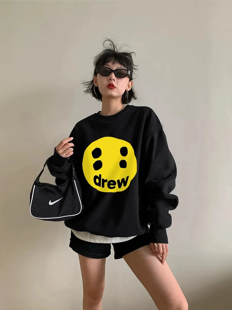 DREW HOUSE 24FW 骰子笑臉圓領衛衣 面料DREW圓領衛衣用的是100%純棉針織面料,衣身面料克重約,螺紋1*1豎排定織定染對色。