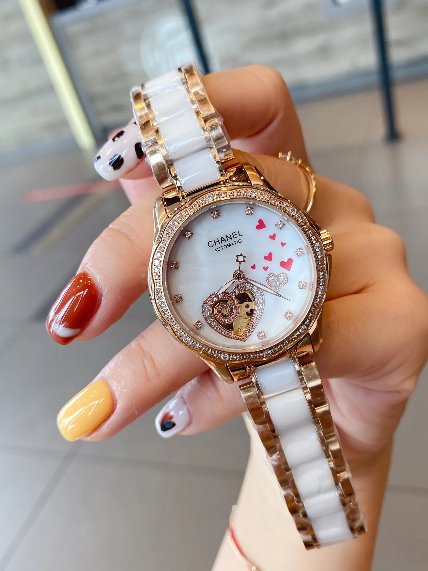 🎀品牌：香Chanel款式：新款女裝機械腕錶機芯：進口西鐵城82S0機械鏡面：藍寶石玻璃鏡面 錶帶：真牛皮錶帶/陶瓷錶帶尺寸：直徑34mm 厚度11mm🧚‍♀️🧚‍♀️🧚‍♀️