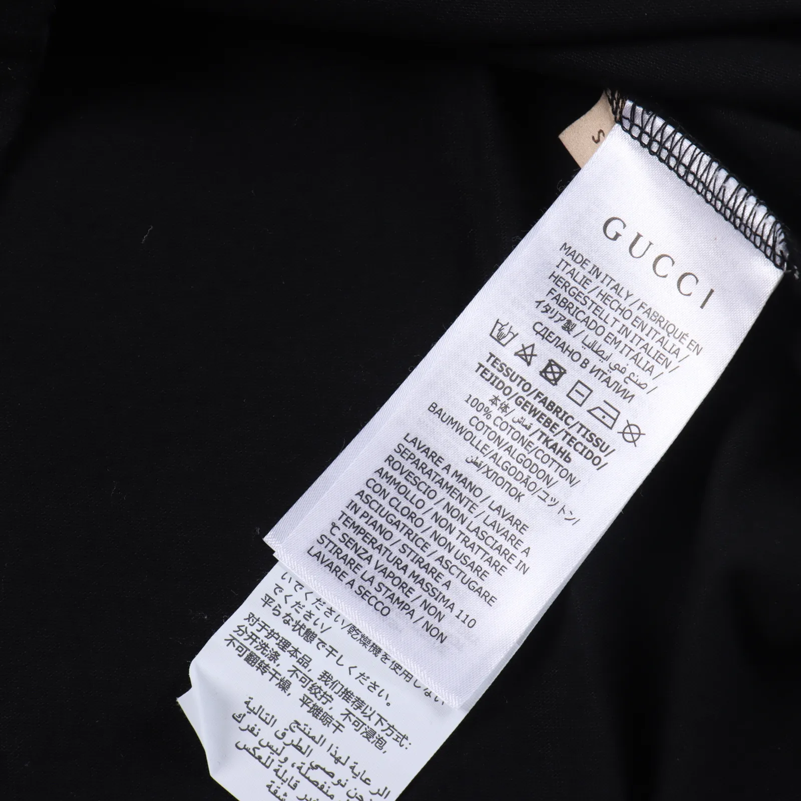 Gucci x Balenciaga 聯名 手繪印花圓領T卹 夏季渠道限定新款 簡約又不失風格的複古品牌標識,夏日炸街酷斃了 情侶氣質款的白色+黑色,兩色推薦入手。