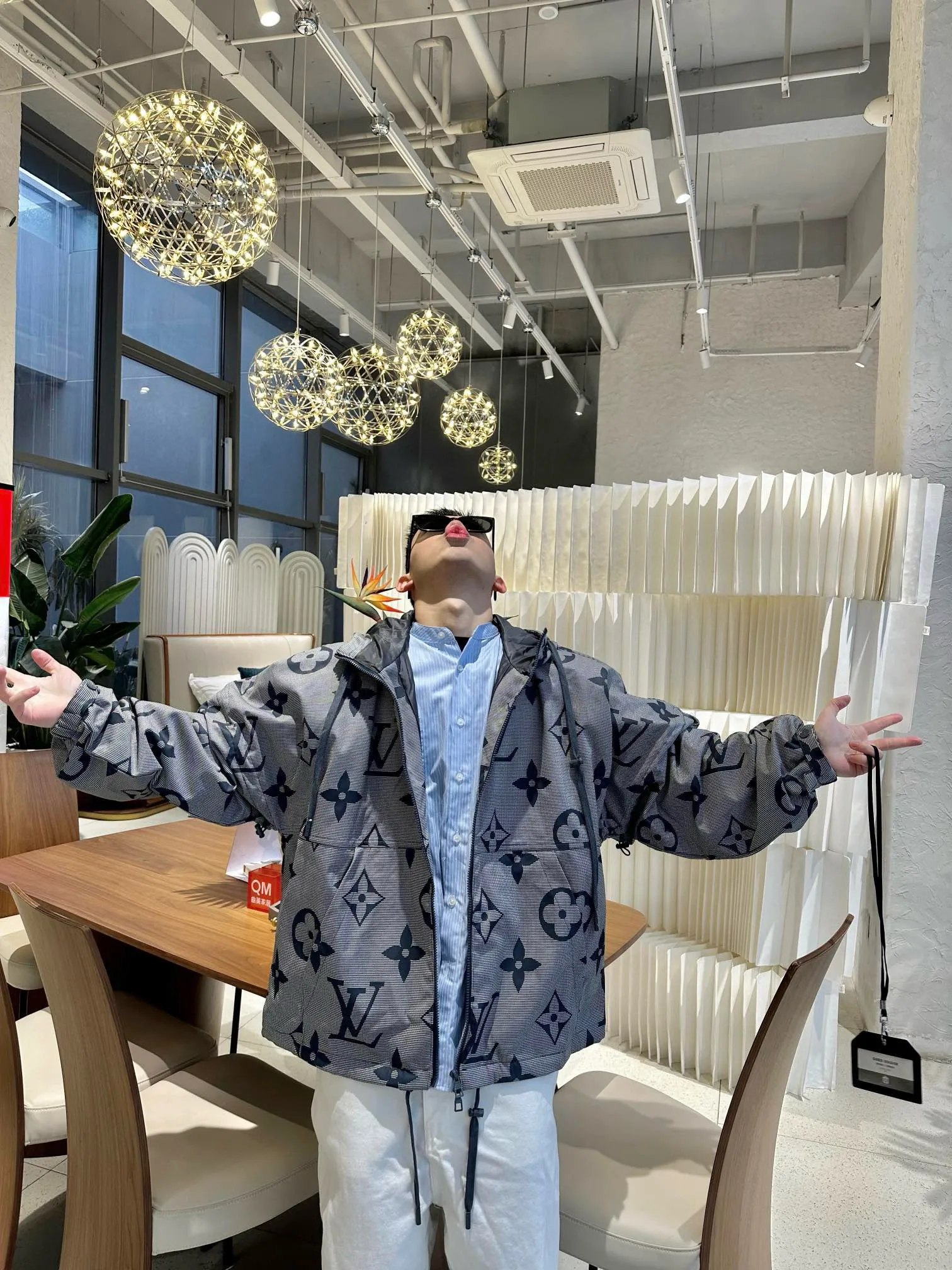 Louis Vuitton/路易威登 老花滿印風衣拉鍊外套                原版購入，第一時間打版。