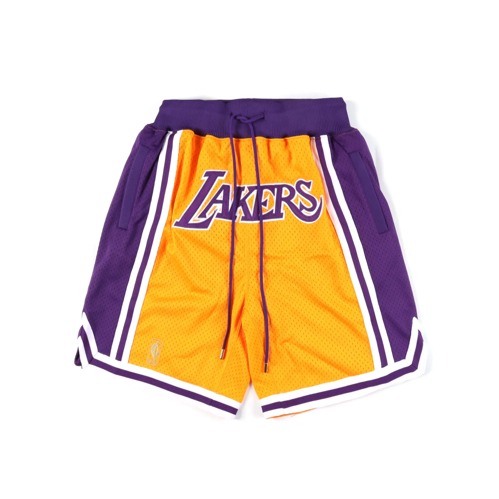 Just Don / NBA 聯名湖人籃球短褲五分褲                由Don C所主理的街頭品牌Just Don，Just Don 的主理人是 Kanye West 的 DJ所創立的高端街頭品牌 他的複古短褲一直是很多小伙伴的喜愛 詹姆斯上身後 就引起了很大的轟動 面料工藝：定織足足的240g網眼面料 整條褲子重量達到1.5斤左右，只有達到這個重量才能有鬆垮的下垂感，不僅僅是克重這麼簡單，網眼形狀為刀割細線狀。