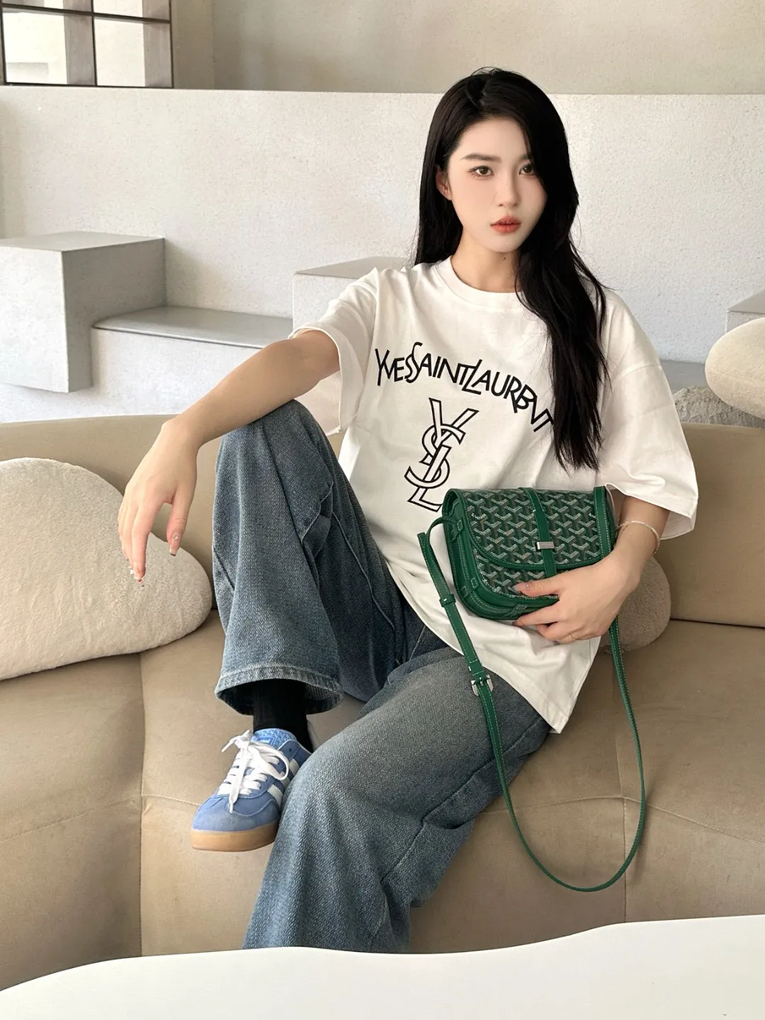 Saint Laurent YSL 聖羅蘭 24SS 弧形字母印花短袖T卹 面料採用定制240g 26支特滑雙股精棉平紋高密無塵全棉布料。