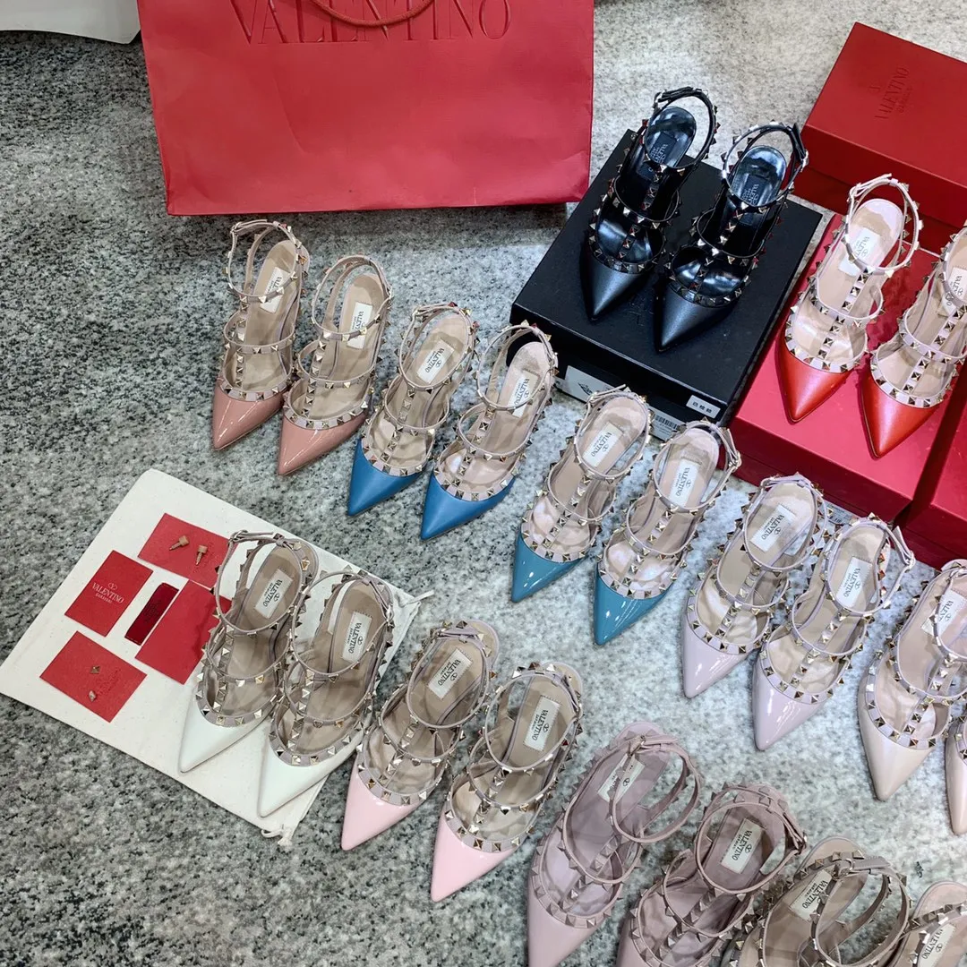 2020全新升級～獨家對版貨                      🌟這家華倫很牛逼 👑Valenti** ❤🎈34-40  🎈可半碼定制 🎈  鉚釘數為61顆  內裡編號  VSN  375-0  大底採用意大利最新真皮大底，碼數標在鞋頭方向  每雙鞋編號與鞋底碼數一致      均有原版，可隨時對比！