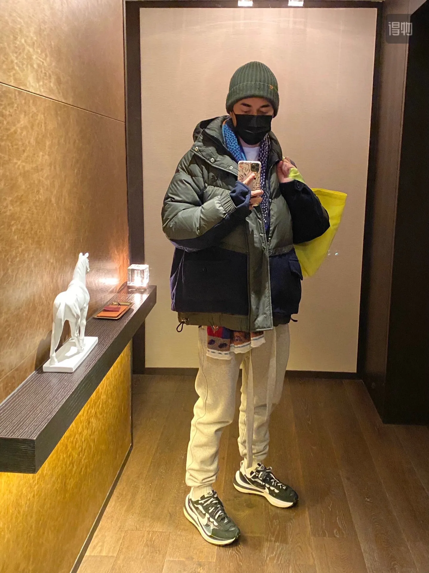 精選素材Sacai x Nike Vaporwaffle “Black and White” 黑白