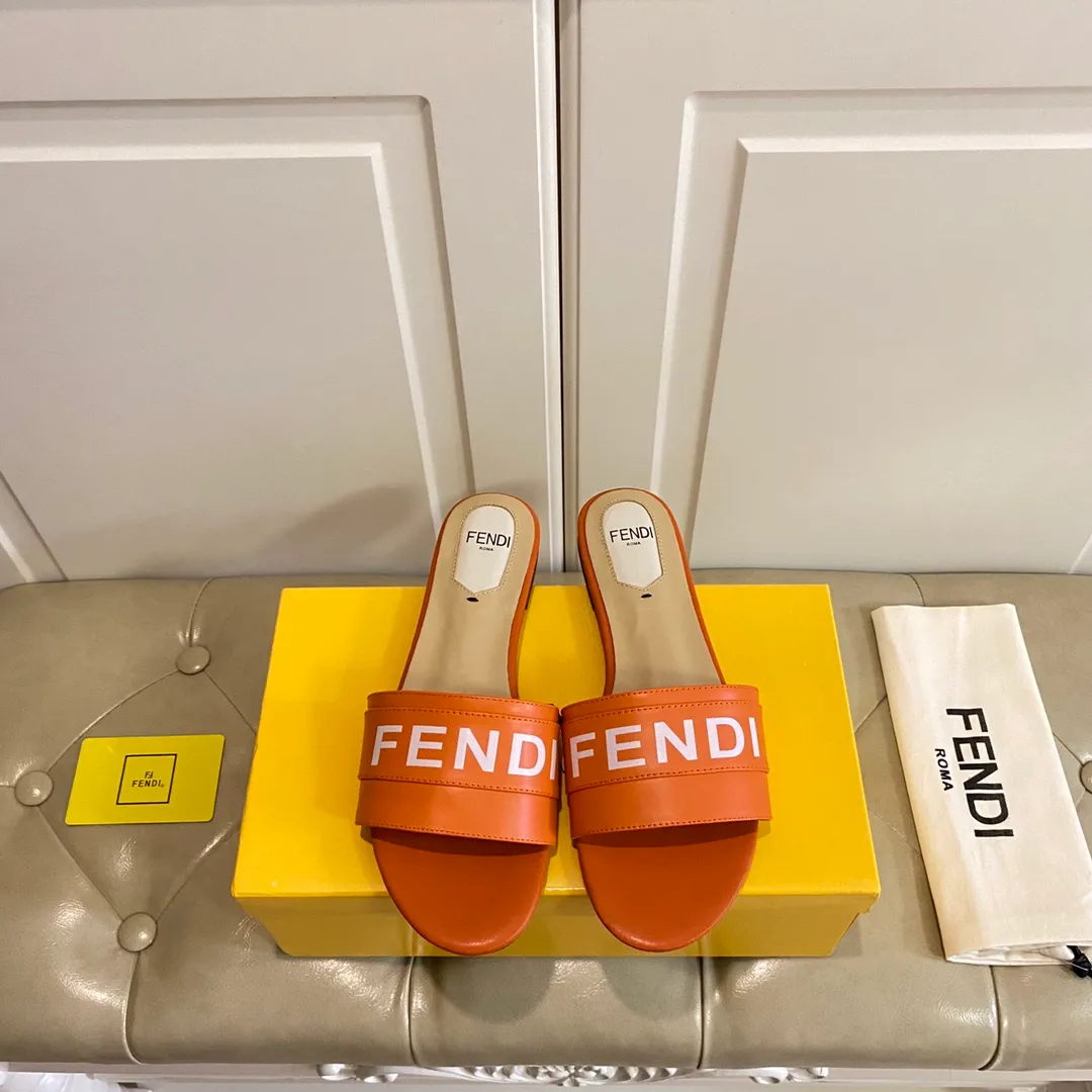 膠底,皮底,FENDI芬迪2022早春新款拖鞋,牛皮面,羊皮里,35-42碼