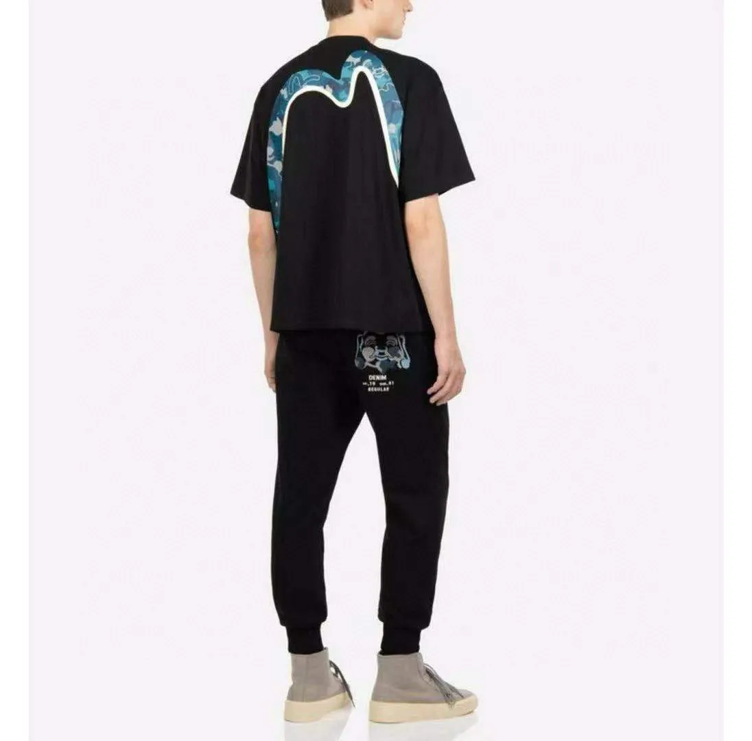 Evisu  福神迷彩佛頭刺繡運動褲                EVISU 的休閒單品易於搭配，人氣一直居高不下。