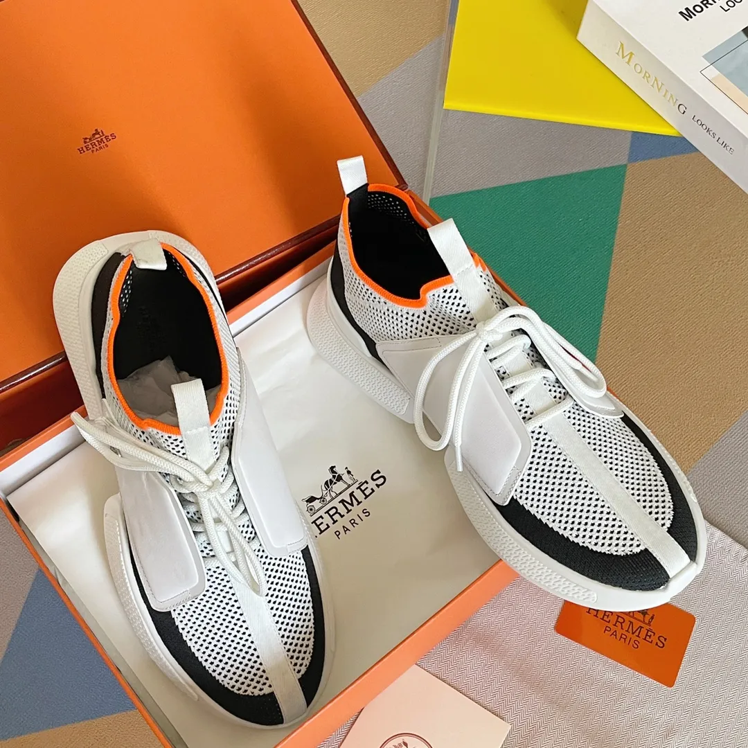 頂級版本：Hermes愛馬仕Drift Sneaker飛織襪子運動鞋原版購入開發 做貨 H家男士經典系列 科技飛織面料搭配牛皮 襪子運動鞋 休閒之履運動老爹鞋結合高科技飛織與牛皮，側面H家專屬鈕扣裝飾 大底滿滿H斜體設計和鮮豔色彩展現活力，延續品牌設計靈感。
