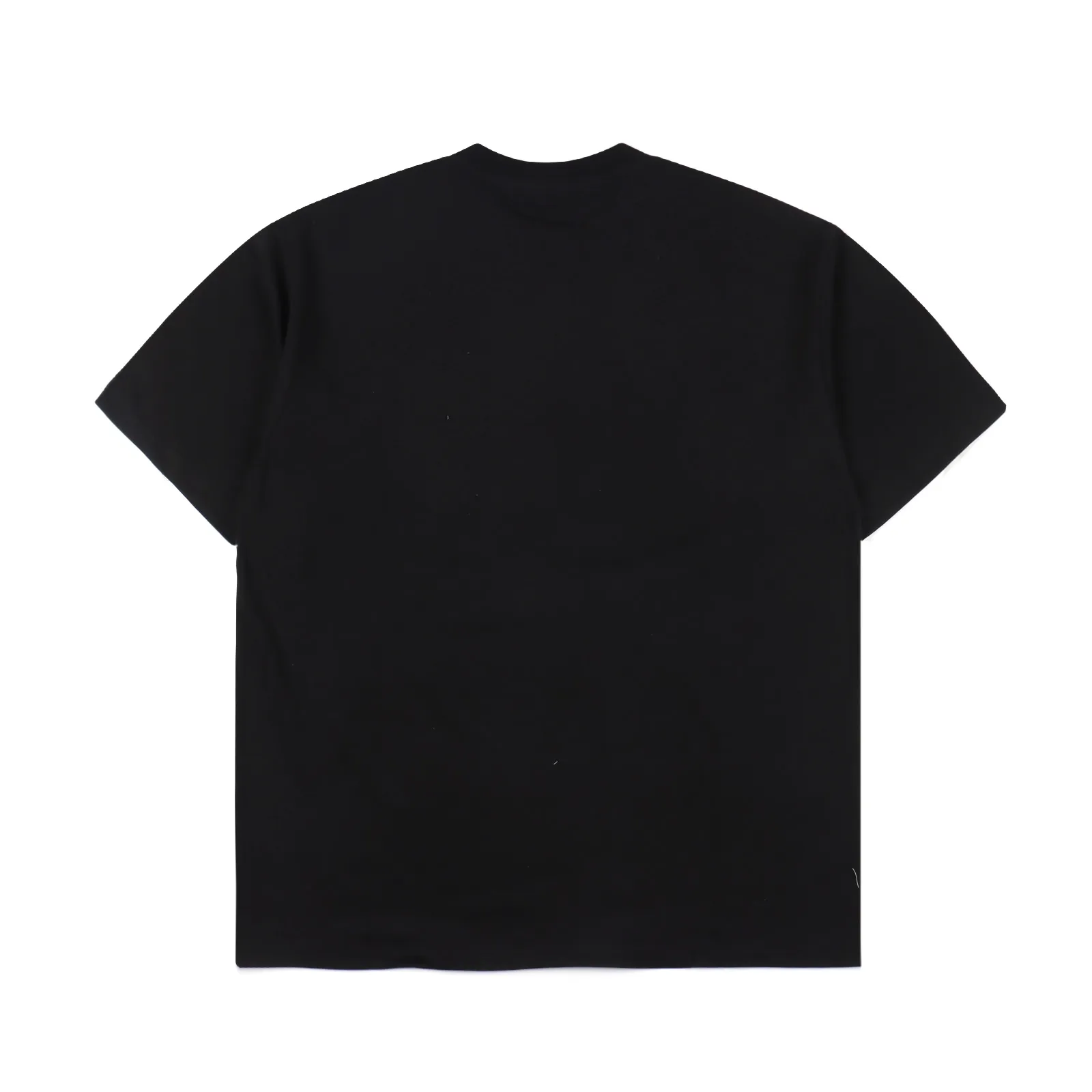 Drew house 24ss 溶解笑臉印花短袖 面料是定制定染的32支230g原版雙紗米蘭棉,胚布經過高盂環保染色,裁大貨前還要進行高溫環縮水,降低縮水率的同時使得手感更柔軟舒適,印花方面必須五層膠漿,第一遍必須為進口打底漿,填平布料上極為細小的線洞,再由高溫床烤乾再劇頗色,採用油墨因熱平網印花,一共刷五層,每一層間隔為時間為30分鐘,才能保證出來的成品保持原版的質感,全套開發輔料 Size:S-XL 編碼:CAL030621