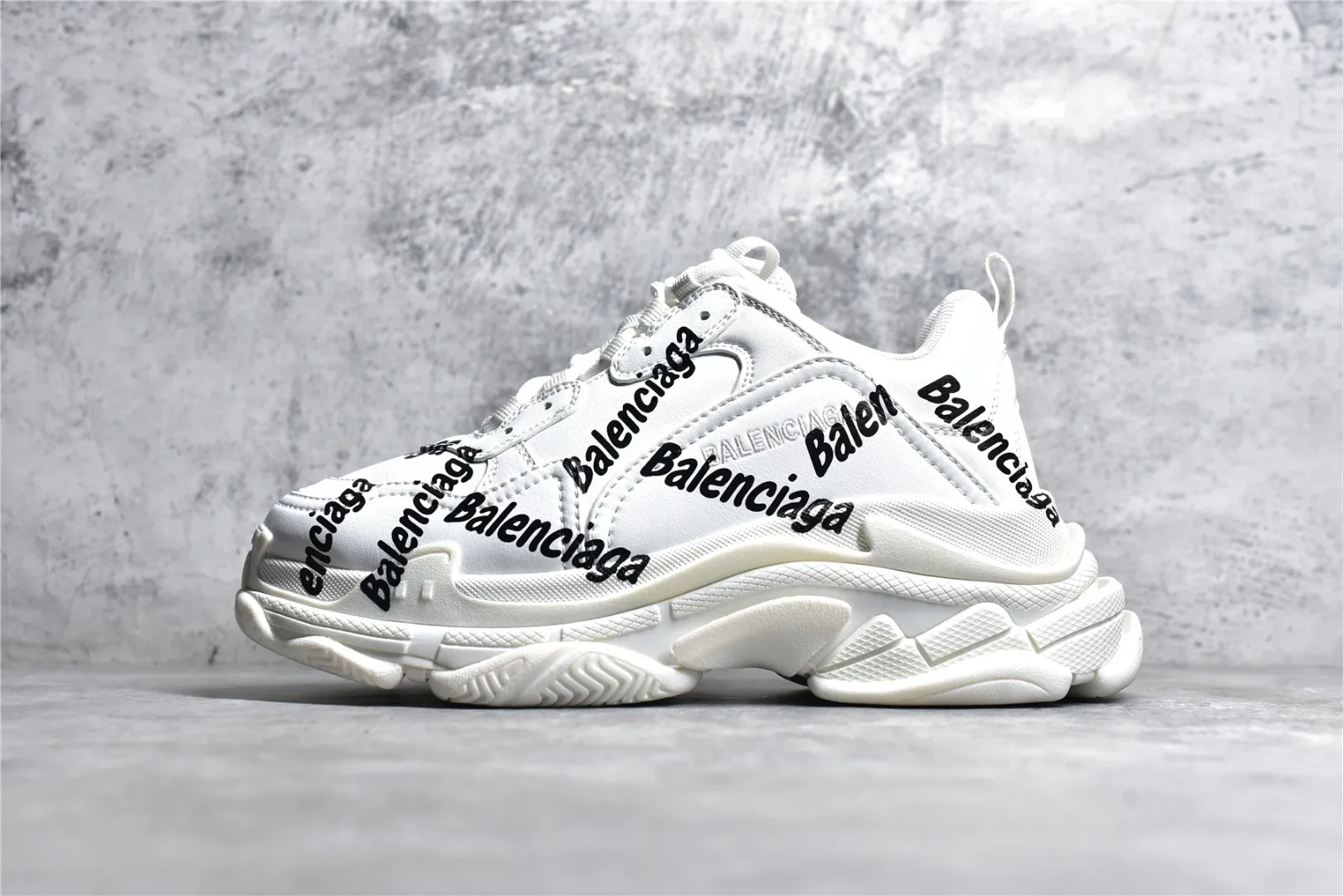 新貨🚀#零售訂單 頂級純原 Balenciaga Triple S 巴黎世家初代復古老爹鞋 正確字體電繡 粗細、位置、大小正確 側邊TPU 透氣孔匹配意產原版 正確氣墊分離大底 TPU軟底 原版一致 "Balenciaga" 大底LOGO 立體感十足 原廠皮料水洗做舊 採購原廠網紗 SC465CD# Size：35/46