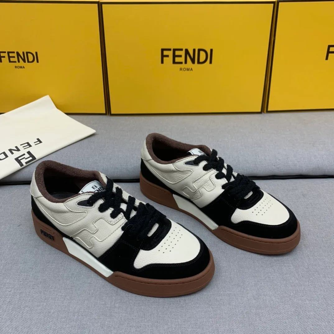 新款 芬迪 FENDI MATCH   男士白黑麂皮低幫鞋 Fendi Match緊湊設計運動鞋，鞋舌帶復古標籤。