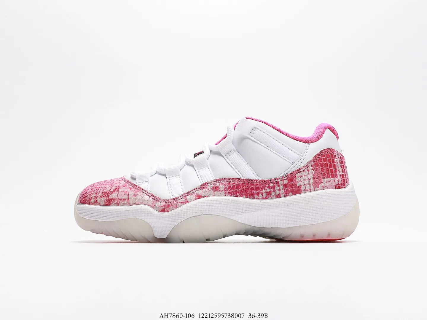 高版本真碳喬丹Air Jordan AJ11 Low WMNS “Pink Snakeskin” 粉蛇 低幫以粉嫩色調結合白色主題,營造了十足的甜美活力氣質。