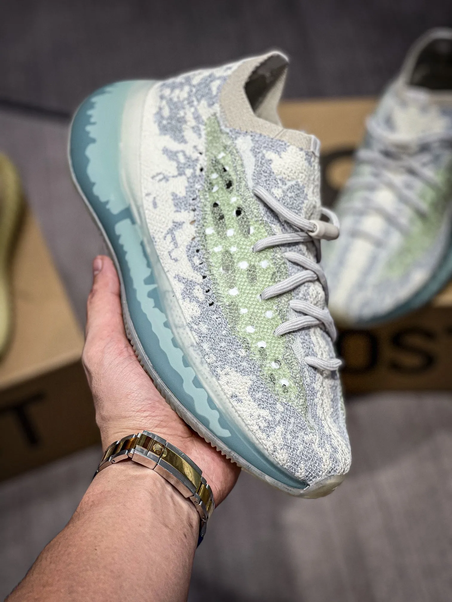 🔑N418340【外貿特供版 YEEZY 380 "Alien Blue"藍外星人 滿天星配色】搭載東莞真boost大底 正確織面 區別市面版本 貨號:GW0304 SIZE:36-46