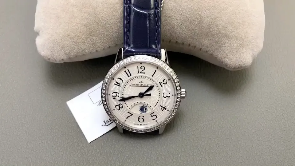【ZF出品】Jaeger-LeCoultre積家約會系列女士復刻腕錶 1:1超級復刻 錶盤直徑34mm、厚度8.8mm 搭載進口9015改制原裝Cal.898A/1自動機械機芯 真藍寶石錶鏡 316精鋼材質鍛造錶殼、鑲嵌奢華鑽石 進口小牛皮帶