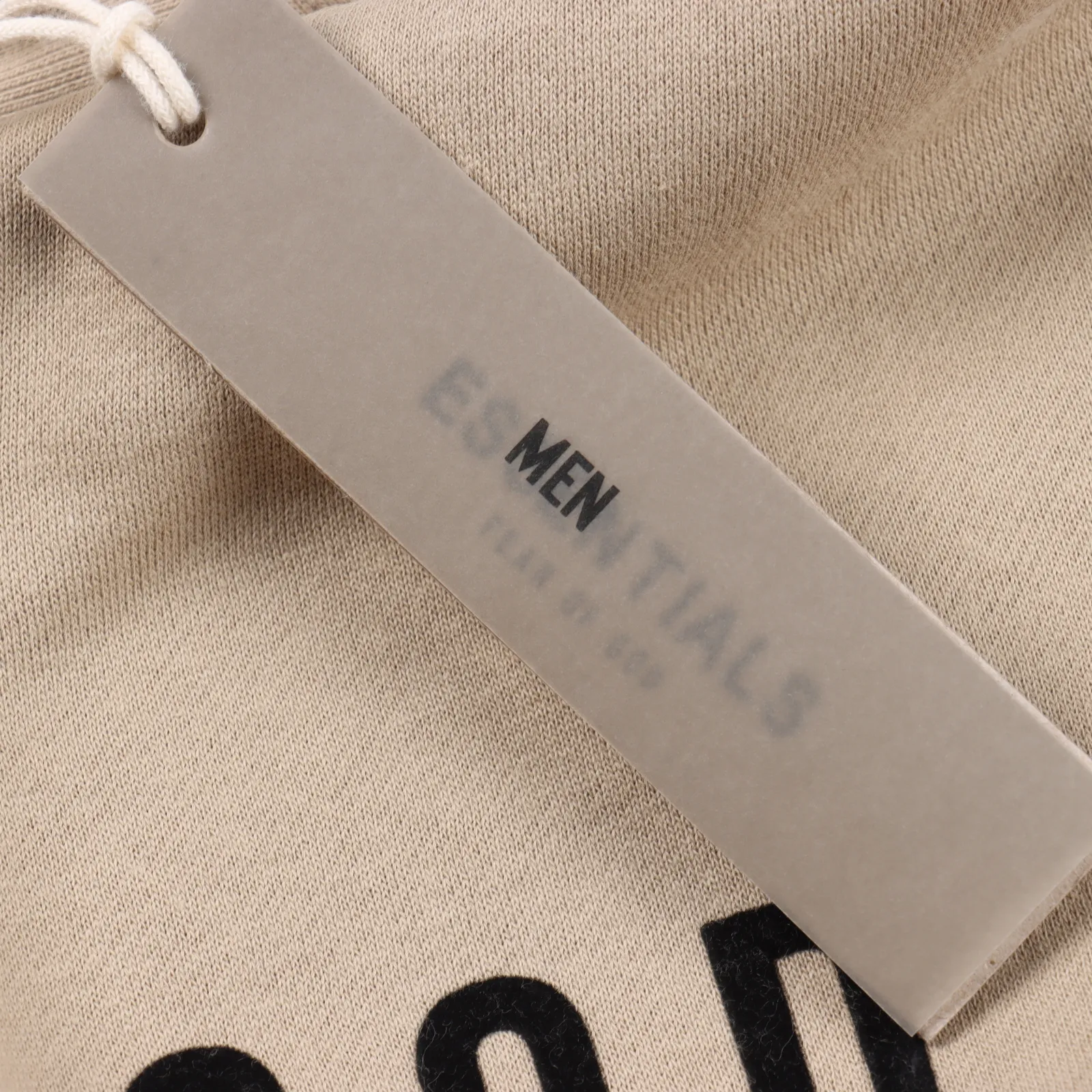 Fear of God FOG 24FW 主線字母圓領衛衣 成衣加絨款採用380g面料,不加絨款採用350g面料,螺紋採用420g雙紗1:1螺紋。