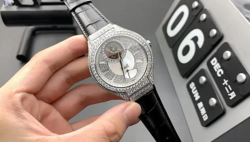 R8 伯爵陀飛輪