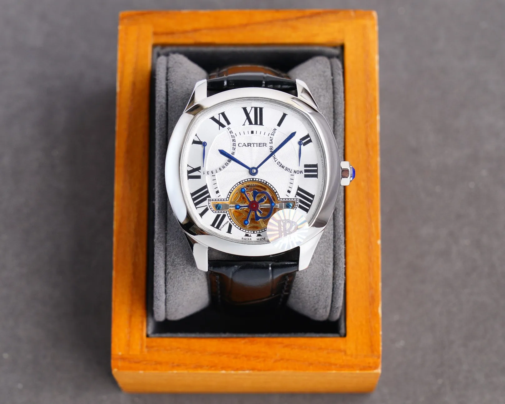 💍R廠出品💍卡家Cartier 精品男士腕錶，大飛輪搭載月相設計，尊貴大氣，紳士風範，卓越品質，熱賣全城。