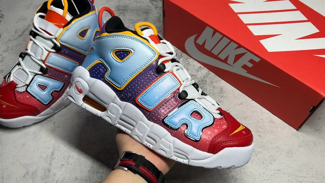 原裝級別 Air More Uptempo 漸變紅藍 全新配色