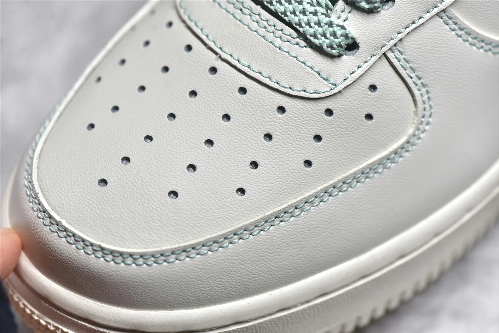 ▪️細節鑑定NK Air Force 1 Low '07 “兔八哥”米玉色滿天星