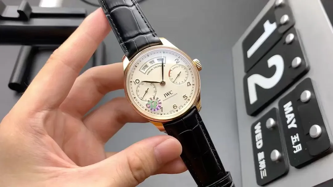 ZF 葡七萬年曆