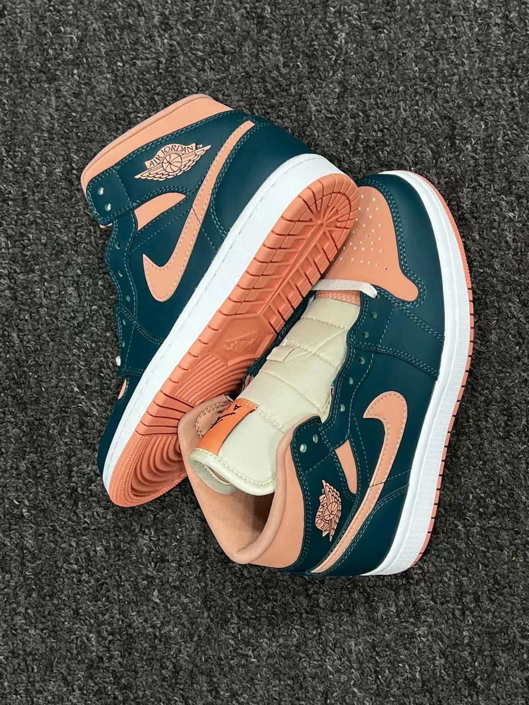 Air Jordan 1 Mid 粉綠色