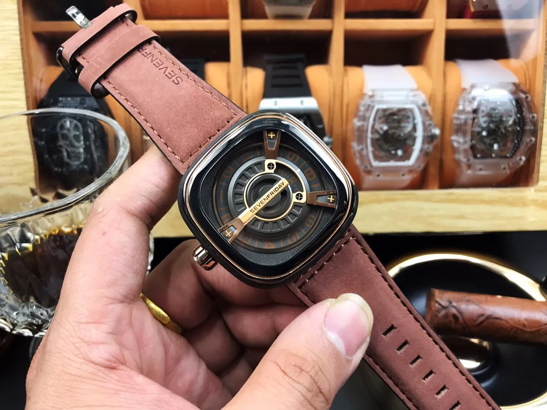 🇨🇭七個星期五 SEVENFRIDAY機芯：原裝日本西鐵城82s7機械機芯鏡面：強化藍光玻璃錶帶：進口小牛皮帶材料：高級316精鋼鑫錶殼尺寸：47mm13mm市場高端品質，請認准做工細節，非市場普通貨