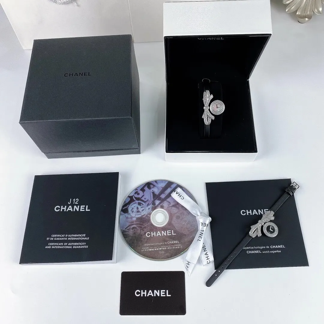 🎀香奈兒 CHANEL RUBAN 系列以蝴蝶結主題，說明了高級珠寶與時裝設計之間的密切關係。