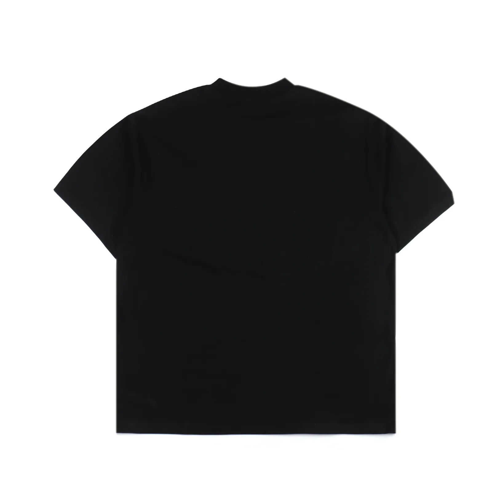 FOG FEAR OF GOD X Saint Michael聯名（發泡）字母重磅高街短袖                面料採用真重磅270g雙紗緊密純棉，紋理清晰，上身挺闊有型，搭配同色高精密無彈螺紋，高級感拉滿！