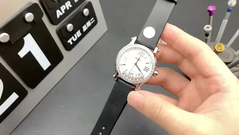 《YF》正品開模 新品推出 蕭邦快樂鑽278559-3003 採用手工絲綢帶無法掩飾的奢華感 YF一直追求與原裝一致 不胡亂修改任何原裝沒有的款式。