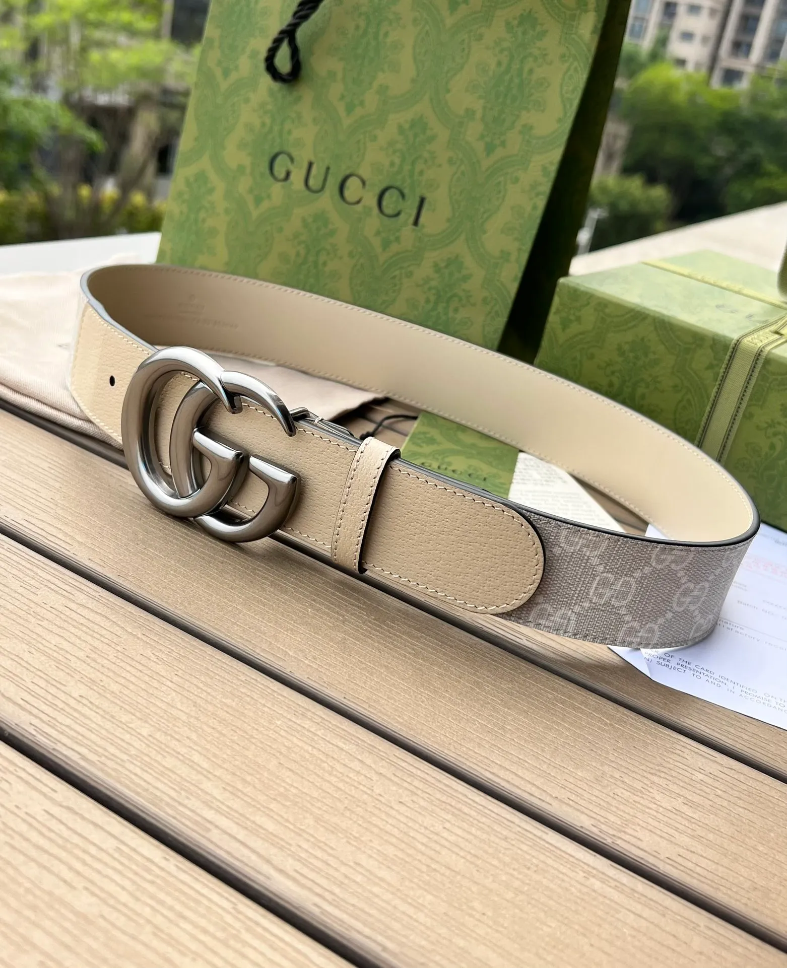 4.0cm寬度、75-110歐碼,包裝齊全❗️(91350898)GUCCI渠道資源特供雙G男女同款皮帶❗️GG Supreme 帆布是Gucci的一款經典面料,經不同配色組合以及現代和經典設計演繹,採用該標誌性面料的米色和白色版本詮釋,匠心搭配同色調滾邊。