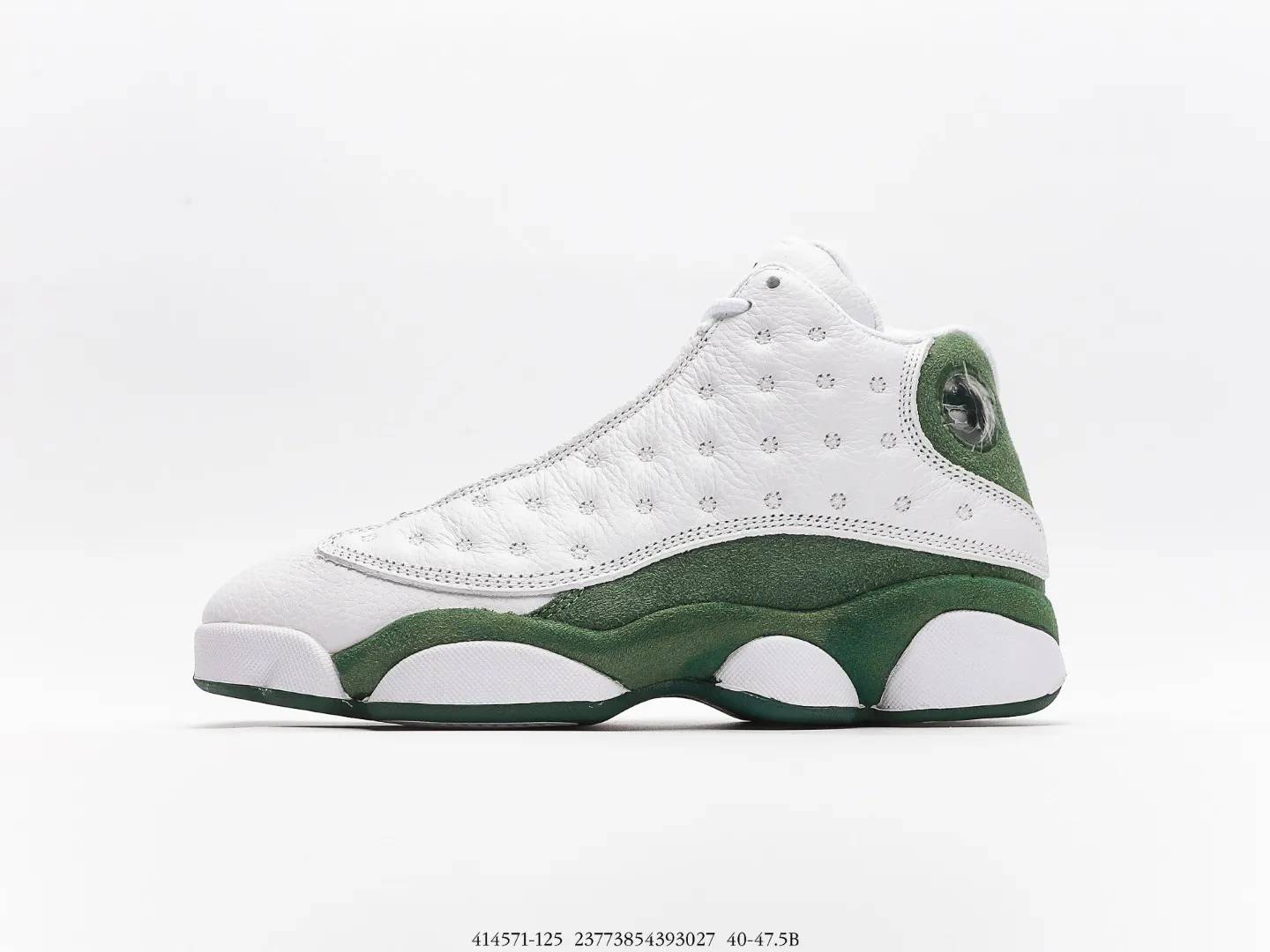 喬丹Air Jordan 13 Retro PE “Ray Allen”雷·阿倫 白綠 為慶祝JORDAN TEAM成員Ray Allen成為NBA歷史上的三分球第一人,發售了這款AirJordan 13 Retro Ray Allen PE,整雙鞋以白綠為主題色,並且鞋舌上有著Ray Allen的個人Logo十分具有個人特色 尺碼:40 40.5 41 42 42.5 43 44 44.5 45 46 47 47.5貨號:414571-125 #23773854393027