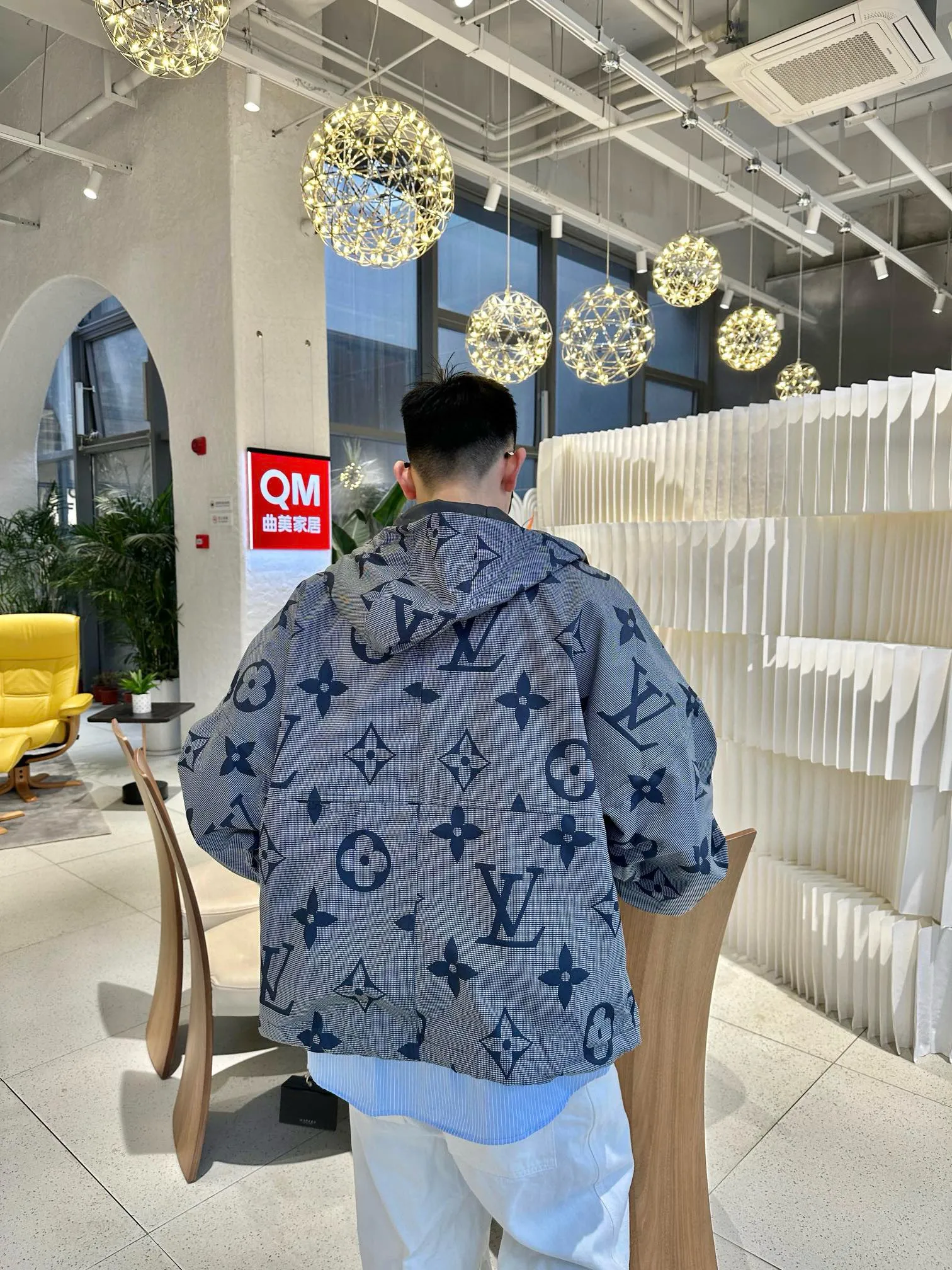 Louis Vuitton/路易威登 老花滿印風衣拉鍊外套                原版購入，第一時間打版。