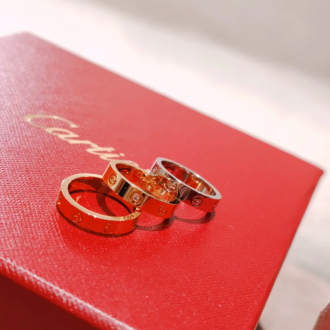 𝐂𝐚𝐫𝐭𝐢𝐞𝐫•卡地亞 代購級高定之作® 𝐋𝐨𝐯𝐞♥️經典窄版單鑽對戒💍情侶對戒必入
