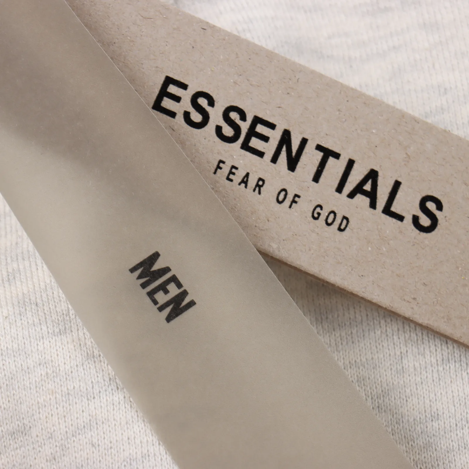 Fear of God FOG 24FW 大顛倒字母圓領衛衣 成衣加絨款採用380g面料,不加絨款採用350g面料,螺紋採用420g雙紗1:1螺紋。