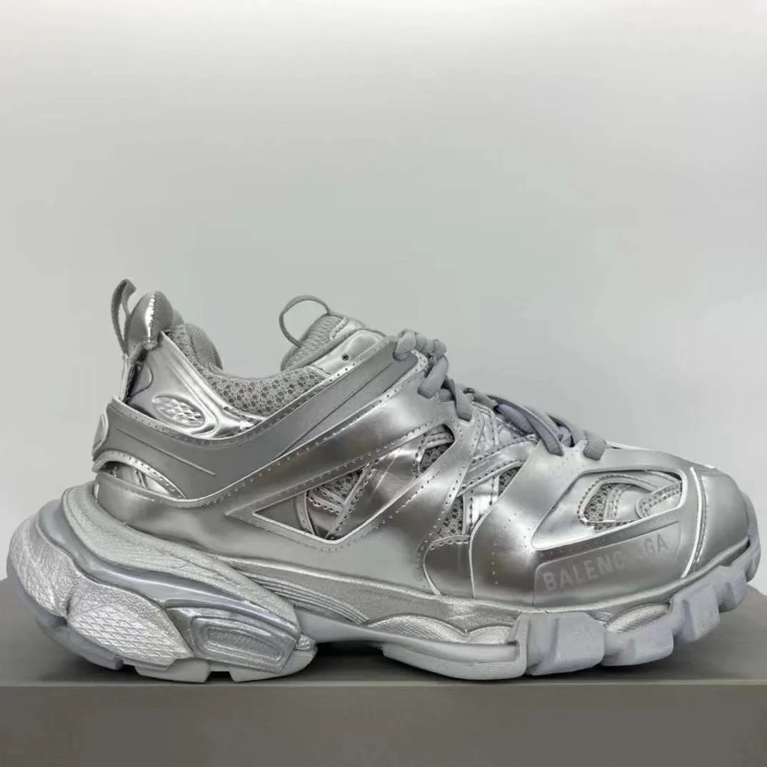 Balenciaga Track 3.0 巴黎世家3代 “亮銀”巴黎世家3代（無燈版）戶外概念鞋，原廠原檔案開發，原盒原盒，採用原廠材料，私模組合大底，細節精準對位官方，從裡到外一切百分百還原官方配置，頂級專供碾壓市面一切真標版本。