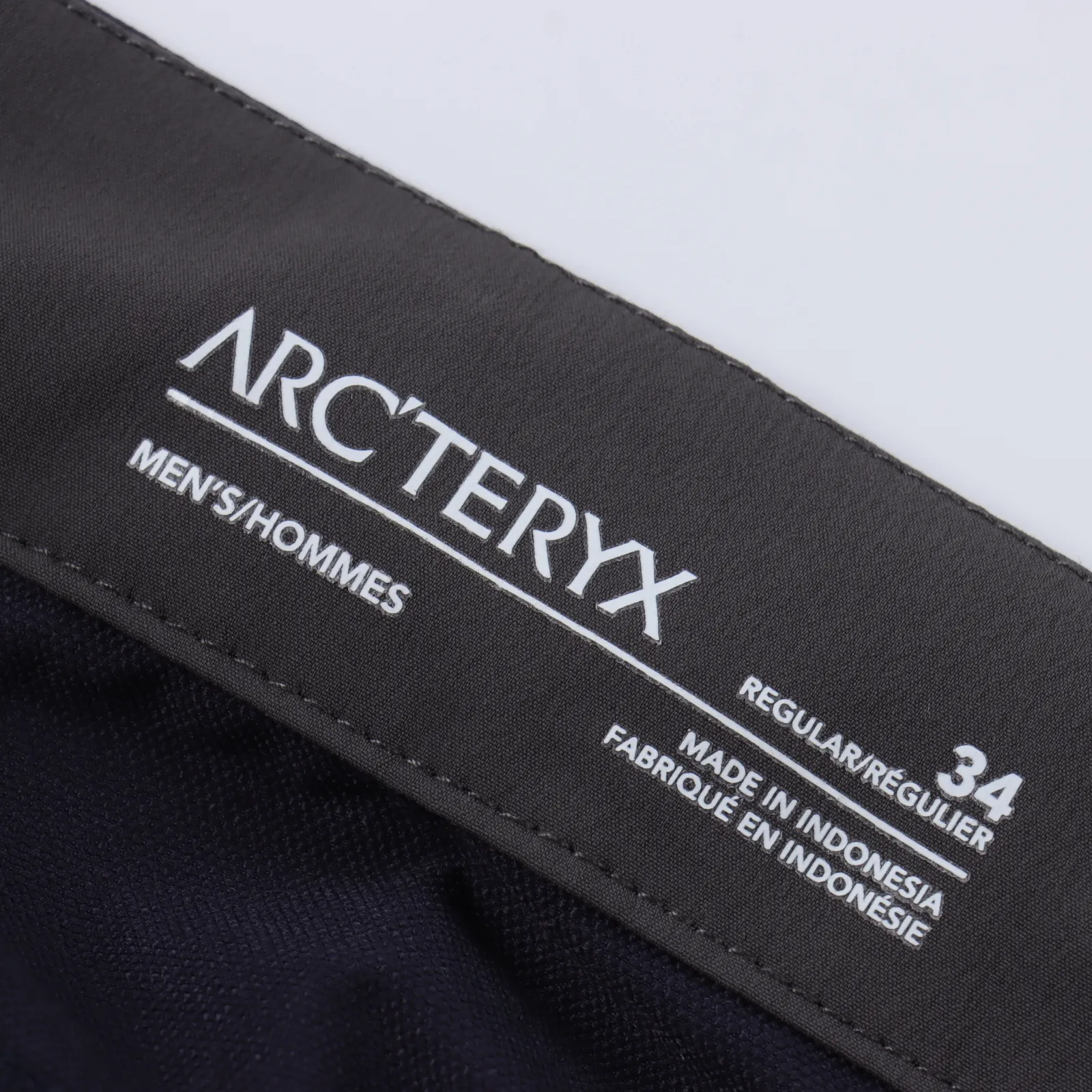 Arcteryx 鳥經典壓膠防水戶外登山褲                不再為鳥的褲長太長而煩惱！                