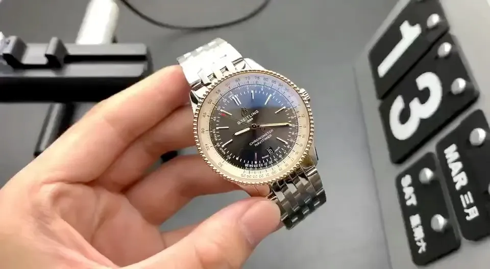 V7 ETA百年靈