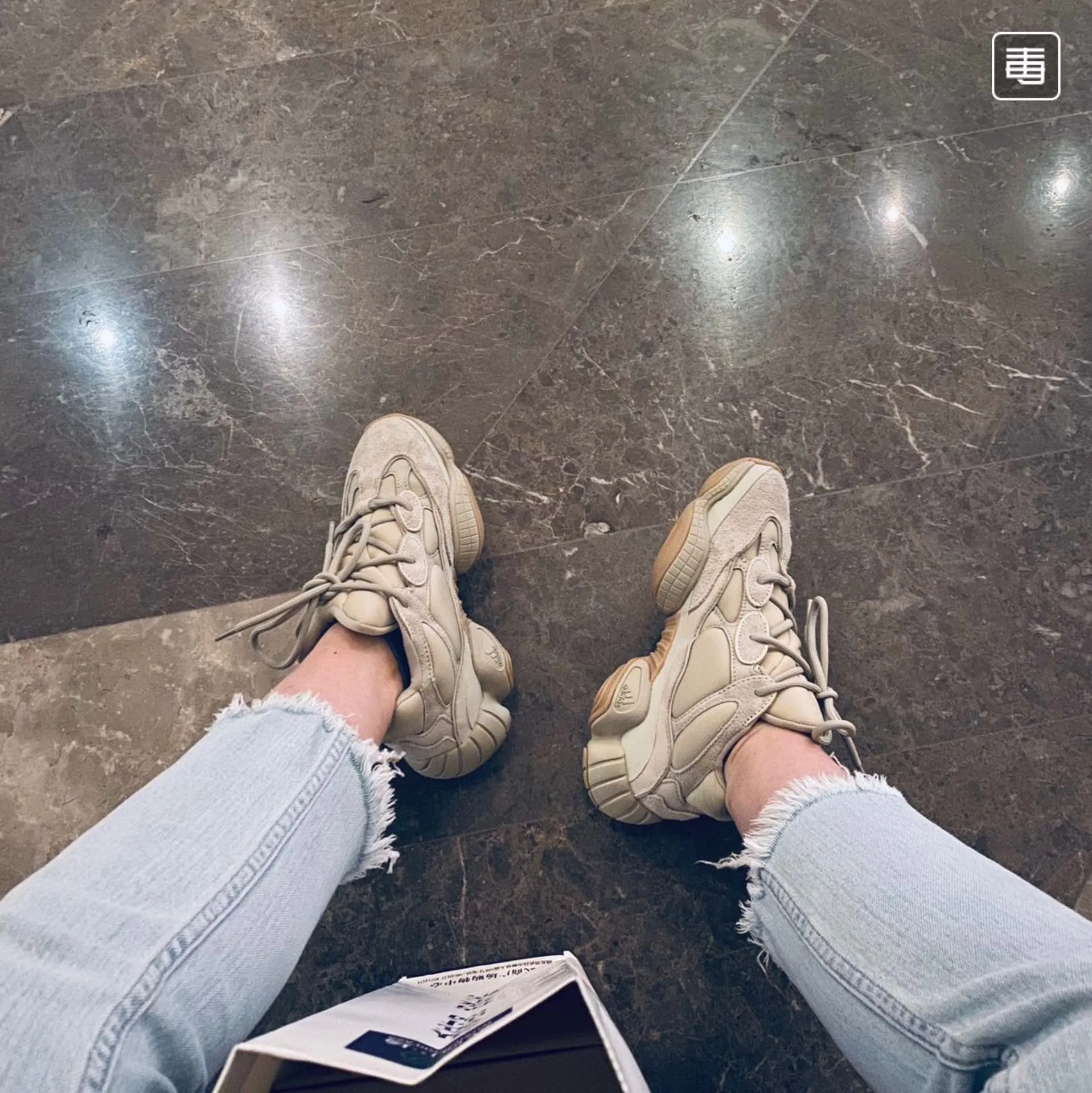 精選上腳AD Yeezy500  “Stone”石頭 全面出貨 現貨供應