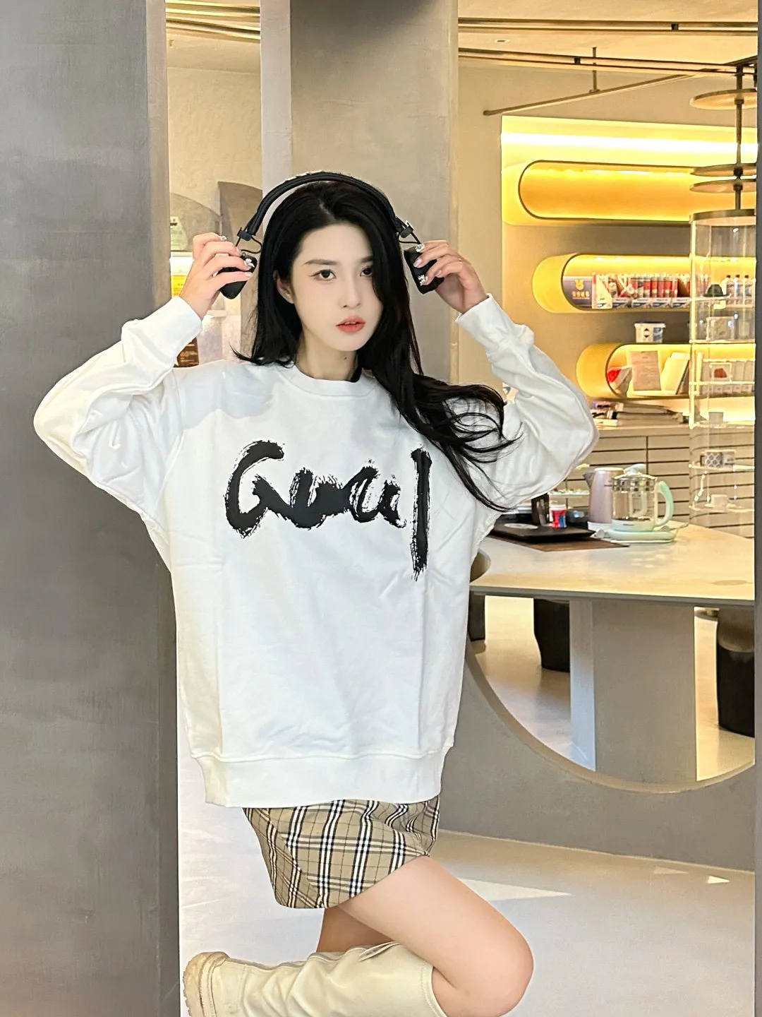 Gucci x Balenciaga 古馳聯名巴黎世家 24SS 塗鴉字母印花圓領衛衣 480g高級精梳棉面料 專櫃領標 代購級白色厚板吊牌 原版吊粒 前後都是立體發泡印花 層次感很強 男女同款 情侶款 oversize版型 寬鬆 尺碼:S-XL 編碼;XLB090522