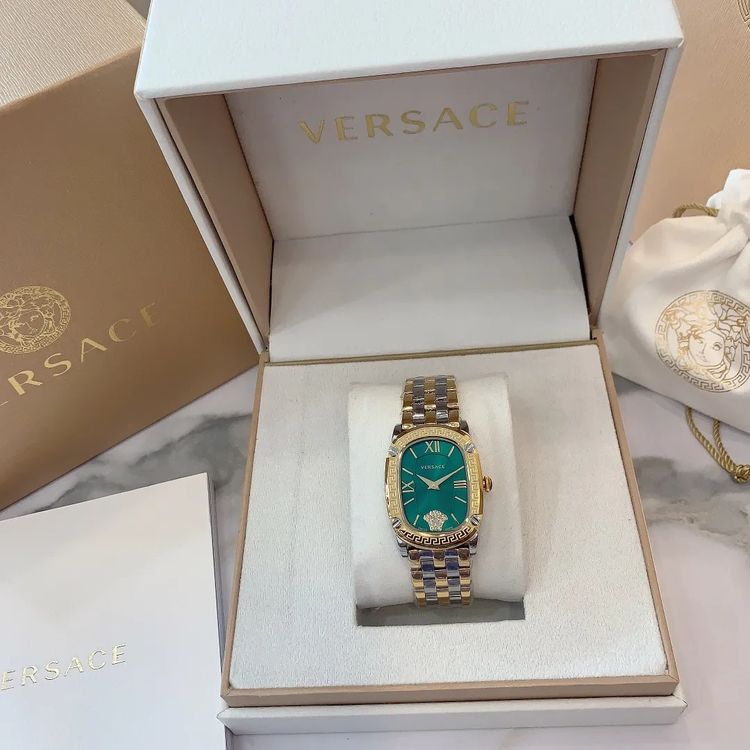 🎀范思哲 Versace Hellenyium 時尚系列腕錶。