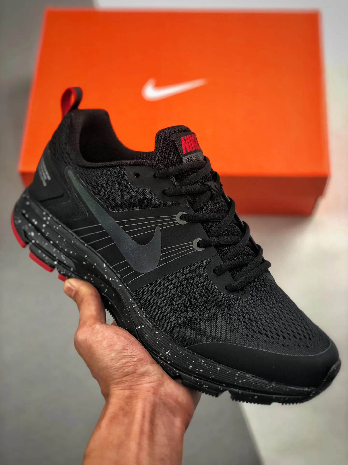 🔑226280Nike Air Pegasus V29飛馬系列馬拉松休閒跑鞋 黑紅鉤#採用賈卡透氣網織材質#無縫高頻壓面技術,超輕效果貨號：CL0858-062尺碼：40 40.5 41 42 42.5 43 44 45
