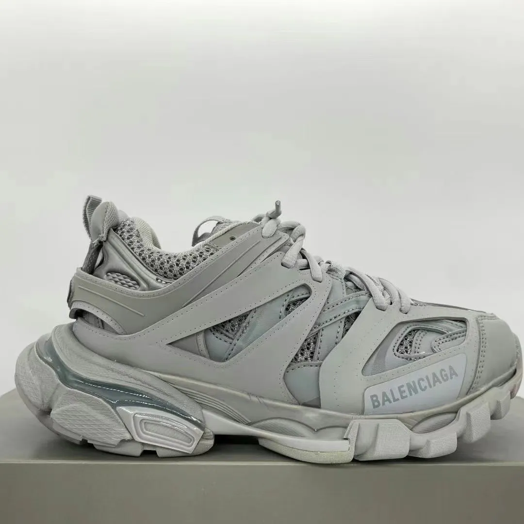 Balenciaga Track 3.0 巴黎世家3代 “淺灰”巴黎世家3代（無燈版）戶外概念鞋，原廠原檔案開發，原盒原盒，採用原廠材料，私模組合大底，細節精準對位官方，從裡到外一切百分百還原官方配置，頂級專供碾壓市面一切真標版本。