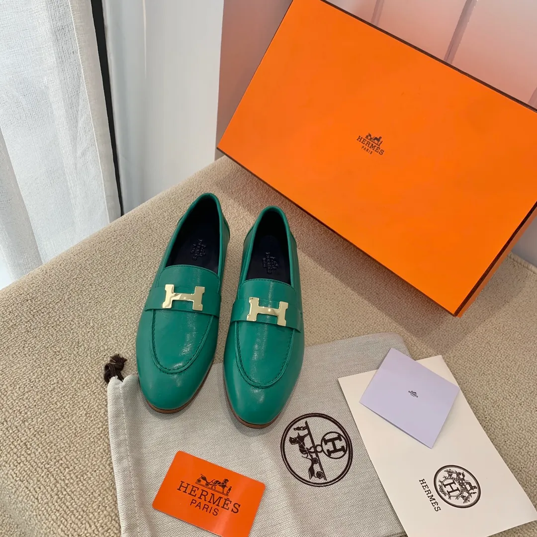 升級版本⚠️ 新顏色版面上線 經典鉅獻🐎Herms loafer paris樂福鞋 我家的王牌產品,這幾年一直在更新顏色,升級品質,賣過我家的都知道品質🙈經典H扣復古單鞋 大氣簡約特耐看,永不過時。