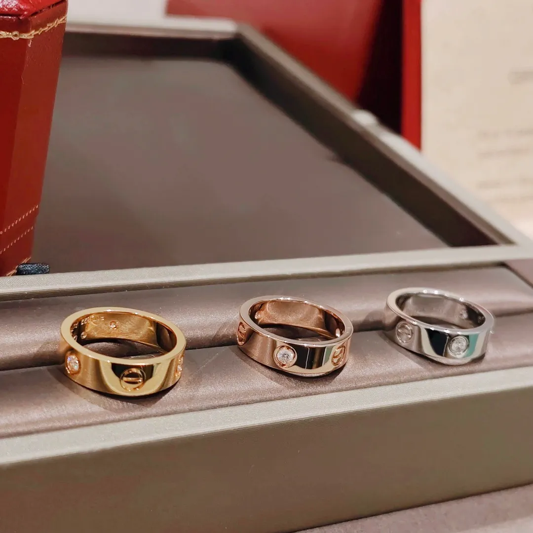 𝐂𝐚𝐫𝐭𝐢𝐞𝐫•卡地亞 代購級高定之作® 𝐋𝐨𝐯𝐞♥️經典款版三鑽對戒💍情侶對戒必入