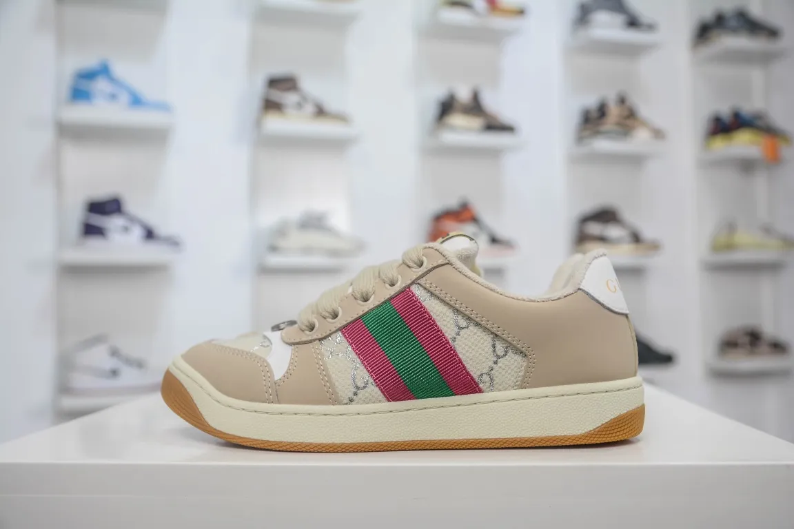衝量引流必備 極致性價比 秒殺市場偽純原版本Gucci Distressed Screener sneaker 經典復古做舊小臟鞋原版做舊  隨意對比市場偽純原版本 全套包裝 全頭層頂級軟牛皮 廣東代工出品 TN467CA# 尺碼 35 36 37 38 39 40 41 42 43 44偏大一碼