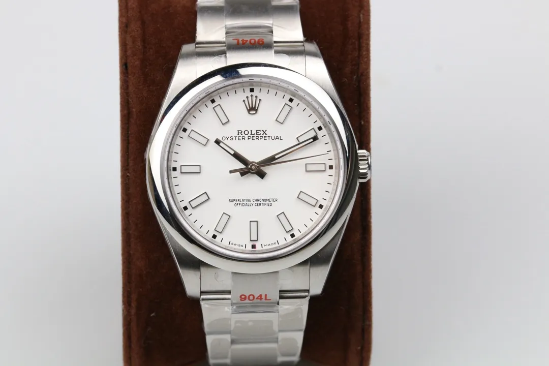 蠔式恆動-白色表面39mm