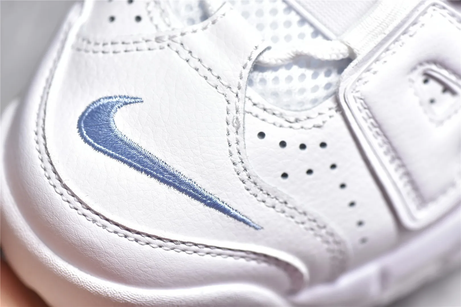 細節鑑定NK Wmns Air More 斯科特.皮蓬的戰靴.AIR MORE UPTEMPO